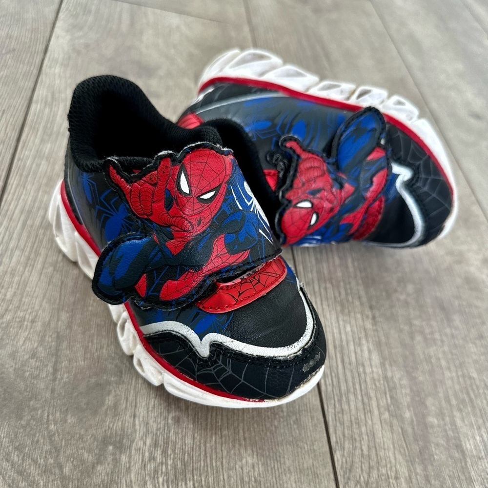 Marvel Spider Man Light Up Kids Shoes Sneakers Toddler Boy Size 7
